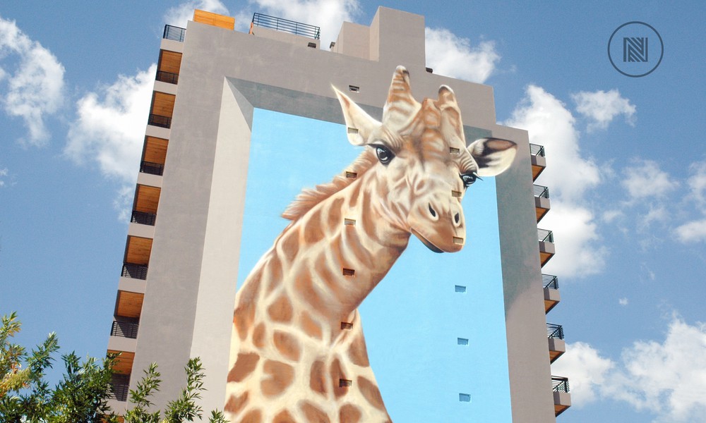 La jirafa protagonista excluyente del mural Mirando Miranda, en otro edificio de Nocito ubicado en Monte Castro